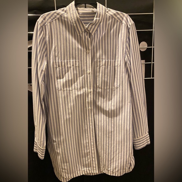Athleta Blue/White Striped Weekender Blouse, Size M - Picture 3 of 6